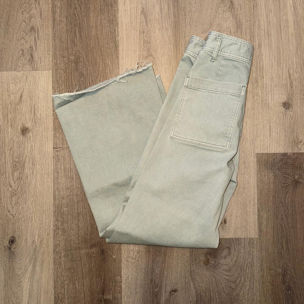 ZARA Olive Green High Rise Wide Leg Cropped Jeans Raw Hem Size 2 - Picture 9 of 10